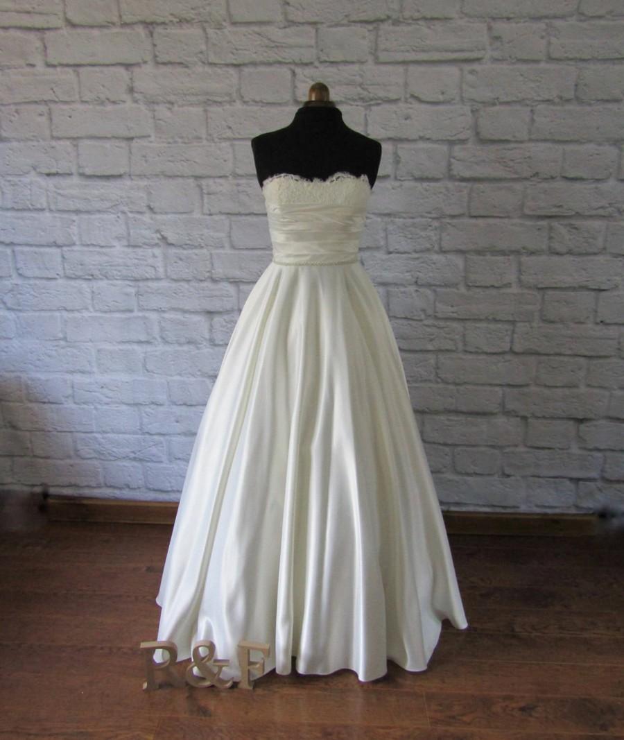 Hochzeit - The Starlight full length wedding dress