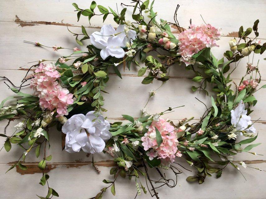 Mariage - Magnolia and hydrangeas garland; wedding garland ; shabby chic garland; wedding decor; magnolia garland; piink and white floral garland
