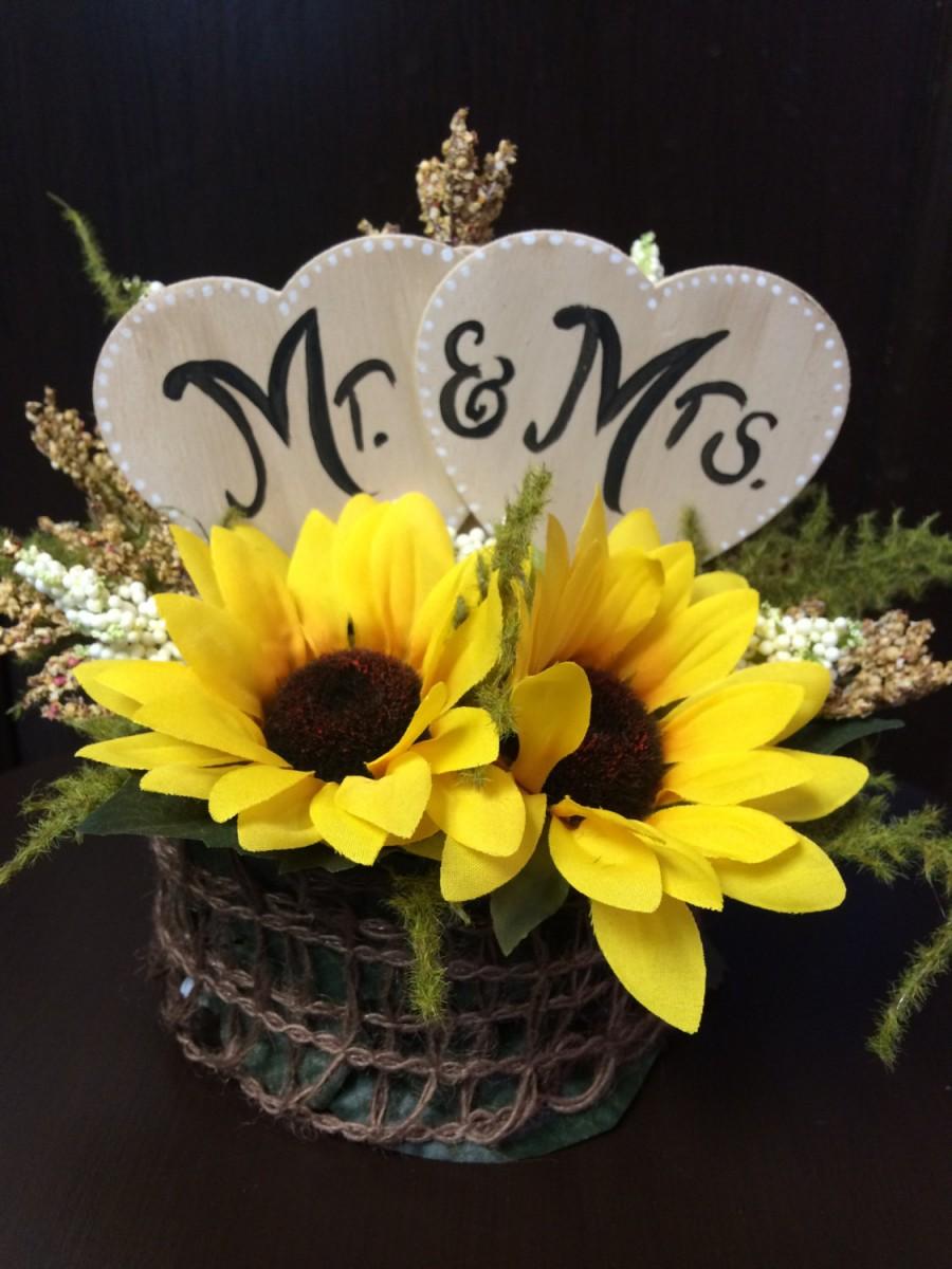 Свадьба - Rustic Sunflower Mr. & Mrs. Wedding Cake Topper ( Your Own Personalized Message Available)