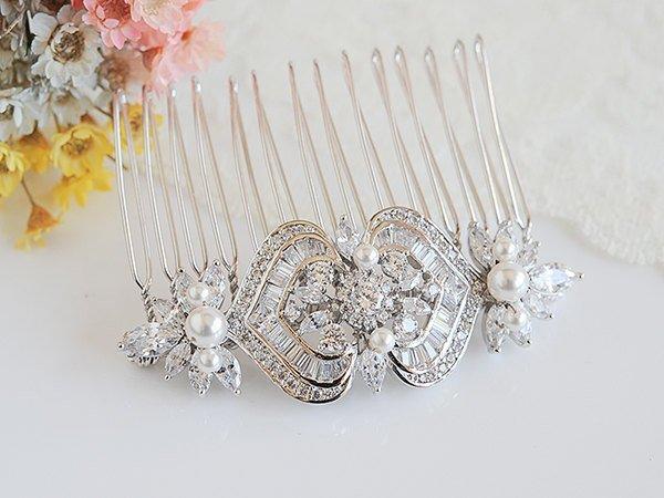 Свадьба - Crystal Bridal Hair Comb, Swarovski Pearl Wedding Hair Comb, Vintage Style Flower Leaf Headpiece, Bridal Hair Clip, Hair Jewelry, EZMAE