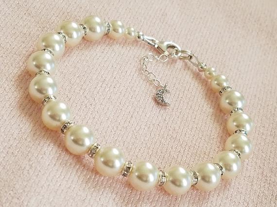Свадьба - Wedding Pearl Bridal Bracelet, Swarovski Ivory Pearl Bracelet, Wedding Pearl Jewelry, Bridal Pearl silver Bracelet, One Row Pearl Bracelet