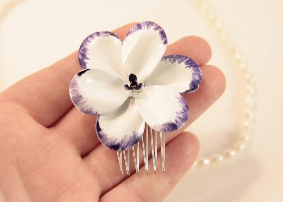 Свадьба - Violet Hair Comb White Flower Comb Enamel Flower Comb Vintage Hair Comb Wedding Hairpiece Metal Hair Comb Floral Wedding Hair Clip Piece