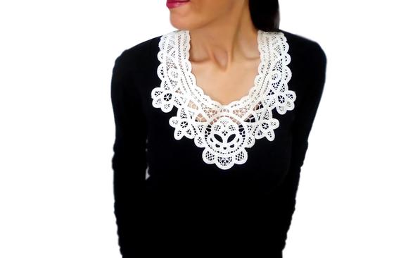 زفاف - White lace statement bib necklace, floral collar wedding necklace, wearable art, christmas gift for her