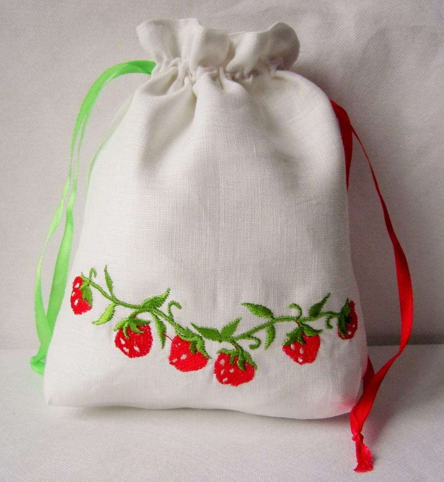 زفاف - Linen Girl Handbag, Embroidered Wedding Sachet, Small Handmade Strawberry Bag, White, Rustic Party Bag
