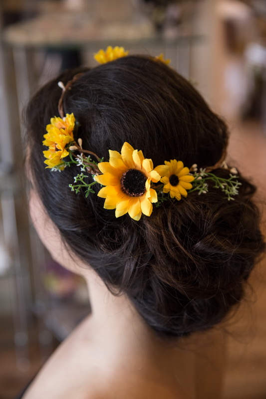 زفاف - Sunflower Flower Crown, Flower Girl Headpiece, Elegant Bridal Hair Piece, Wooden Wedding Headband, Sunflower Headpiece