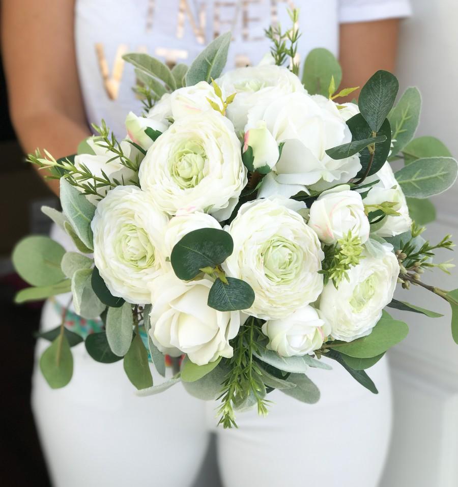 Hochzeit - Boho Bouquet, Silk Wedding Bouquet, Ivory Bouquet, Wedding Bouquet, Ranunculus, Real Touch Bouquet, Rustic Wedding,  Eucalyptus Bouquet