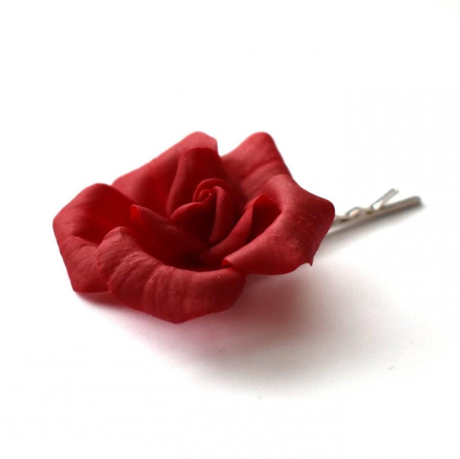 Свадьба - Rose bobby pin made out of Air dry porcelain, Realistic cold porcelain rose attached to a bobby pin.