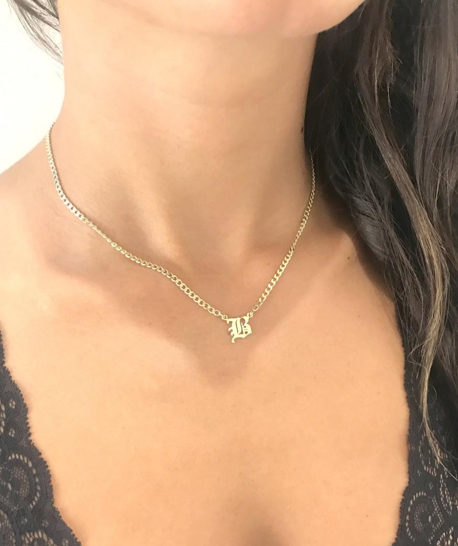 زفاف - Old English Initial Necklace - Dainty initial Necklace - Curb Chain Necklace - Personalized Necklace - Gothic initial necklace - Mother Gift