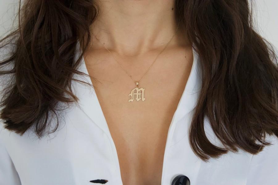 Свадьба - Personalized Necklace - Old English Initial Necklace - Dainty initial Necklace  - Gothic initial necklace - Mother Gift - Minimalist Jewelry