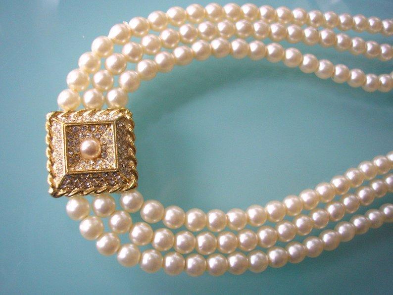 زفاف - Vintage Pearl Choker signed SPHINX, 3 Strand Pearls, Bridal Pearls, Pearl Necklace, Cream Pearls, Costume Jewelry, Indian Pearl Choker, Deco