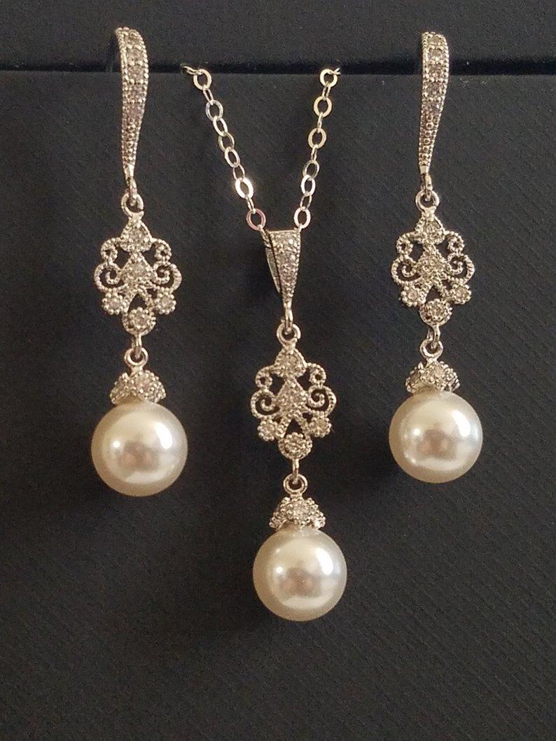 Mariage - Pearl Bridal Jewelry Set, Earrings&Necklace Jewelry Set, Swarovski 8mm White Pearl Wedding Set, Pearl Wedding Jewelry Set, Bridal Jewelry