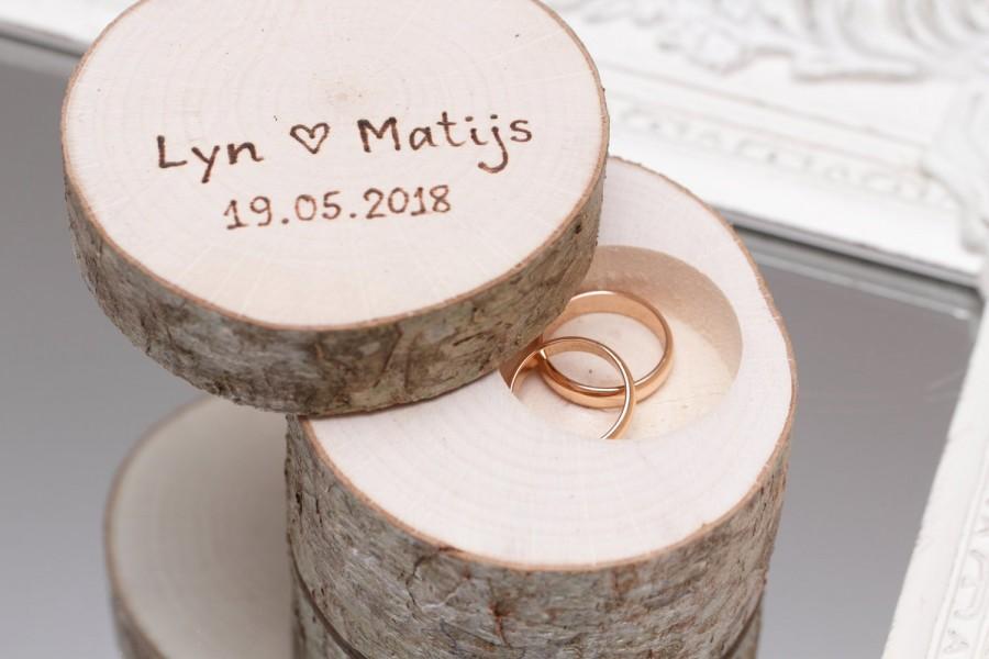 Hochzeit - Rustic ring box, engagement box, rustic wedding bearer pillow, ash wood ring holder, jewelry box, wooden ring holder.