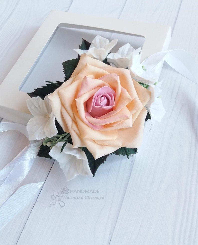 Hochzeit - Wedding flower corsage Blush wrist corsage Wedding accessories Bridesmaid bracelet Peach Cream Rose corsage Bridesmaid Floral bracelet