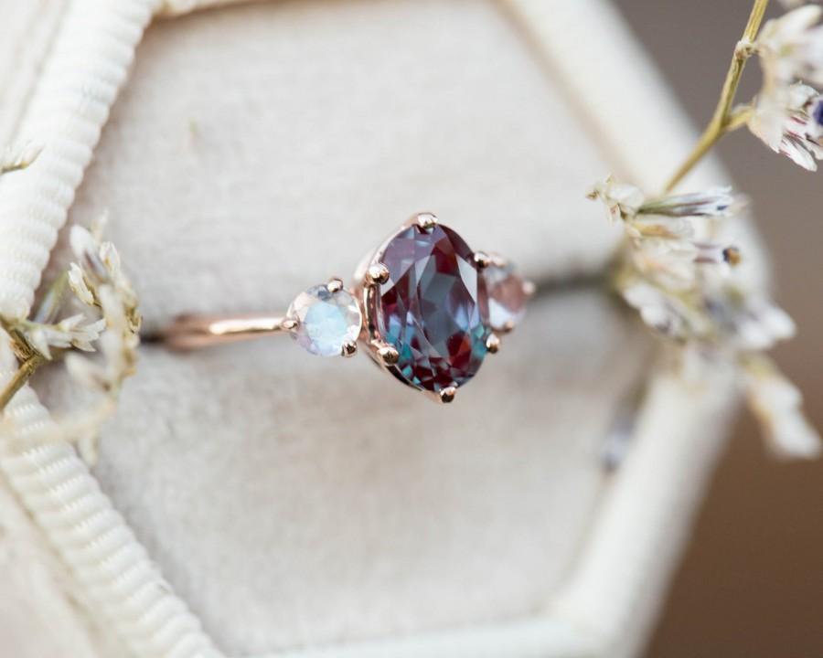زفاف - Alexandrite moonstone three stone 14k gold engagement ring, alexandrite engagement ring, alternative bridal, alexandrite rose gold ring