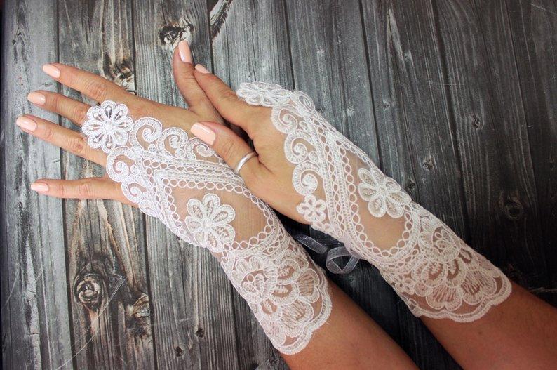 Mariage - Ivory lace gloves wedding, bridal white gloves fingerless lace gloves, bridal accessories, french lace