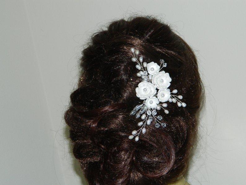 Свадьба - Pearl Bridal Hair Comb, Wedding Pearl Crystal Hair Comb, Bridal Hair Piece, Pearl Floral Headpiece Bridal Hair Jewelry White Pearl Hair Comb