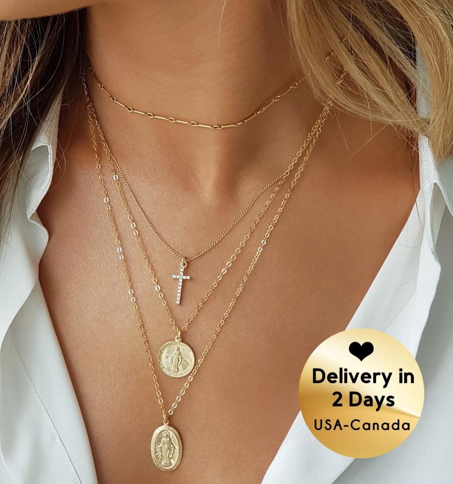 Свадьба - Virgin Mary Medallion Necklace Set of 2 / Gold Filled Virgin Mary Coin Layered Necklace / Perfect Layering / Religious Necklace / Trendy