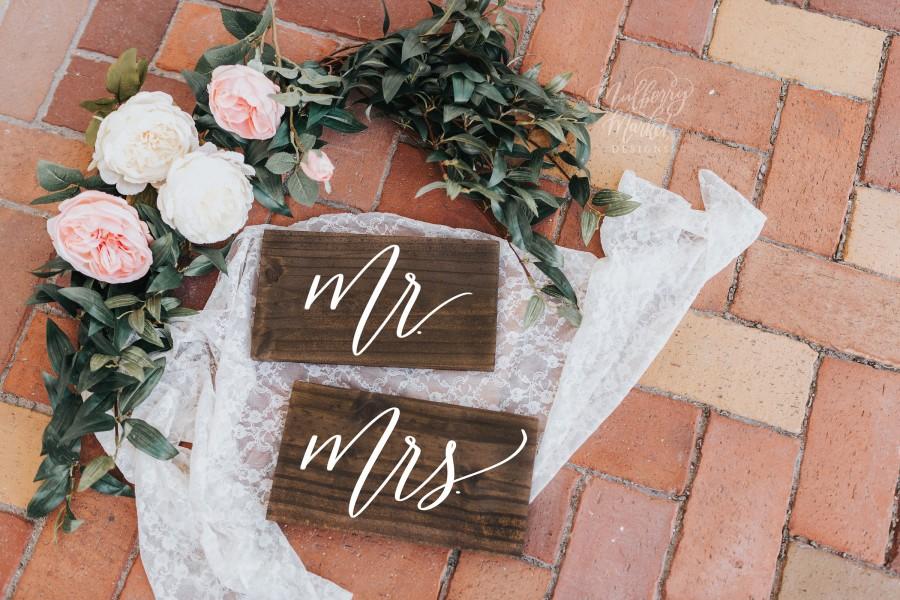 Mariage - NEW* Mr and Mrs Signs, Wedding Chair Signs, Wooden Wedding Sign, Photo Prop Signs, Wedding Gift, Bride and Groom, Sweetheart Table