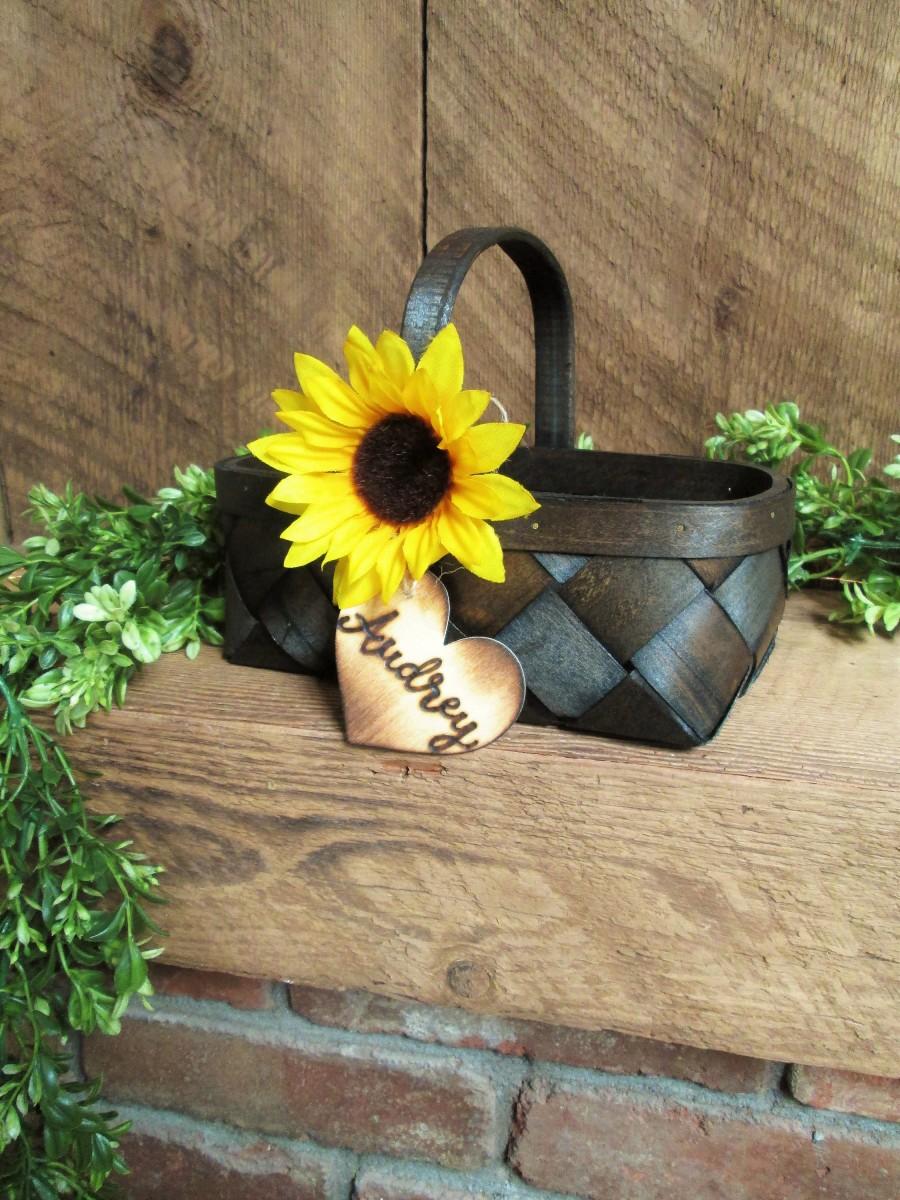 Свадьба - Sunflower wedding decor, rustic flower girl basket, shabby chic flower girl basket, farm country wedding, barn wedding, personalized basket