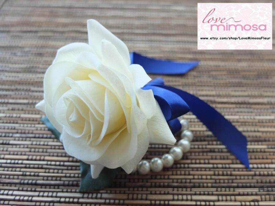 Hochzeit - Wrist Corsage, Off White Rose with Royal Blue ribbon on pearl bracelet