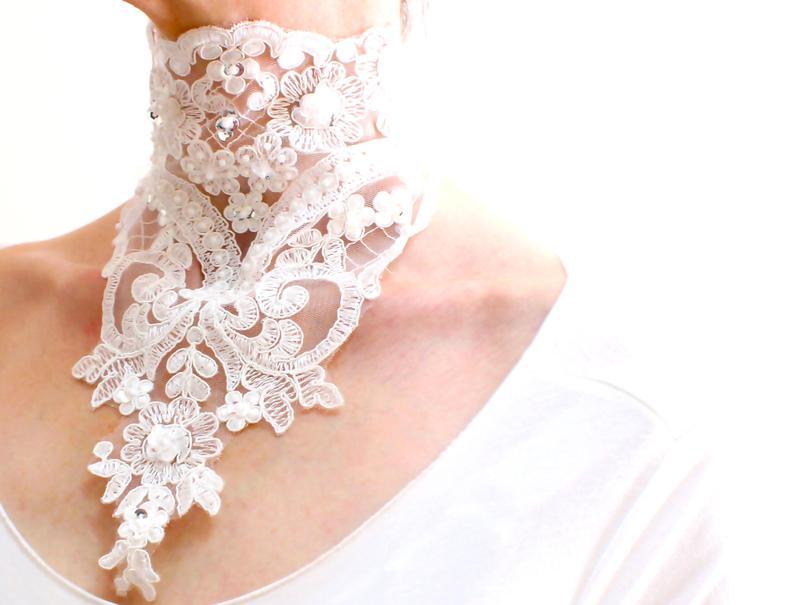 Свадьба - White Lace Embroidered Choker Necklace High Neck Collar Bridal Gothic Necklace Neck Corset Floral Lace Necklace Bridal Trend Gift For Bride