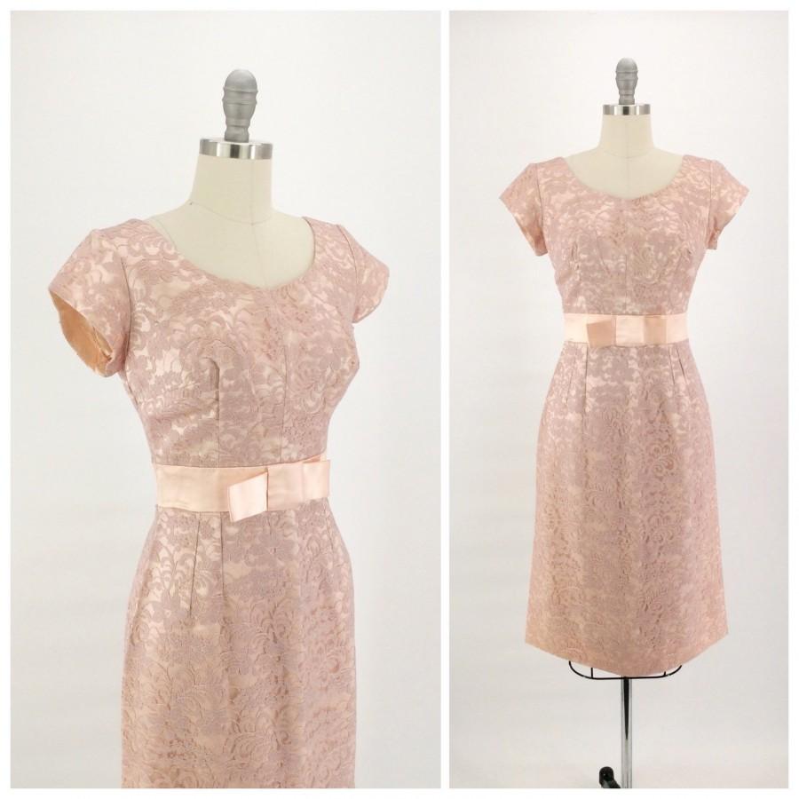 Hochzeit - 50s Pink & Purple Lace Party Dress / 1950s Vintage Lace Hourglass Wiggle Dress / Medium / Size 6 - 8