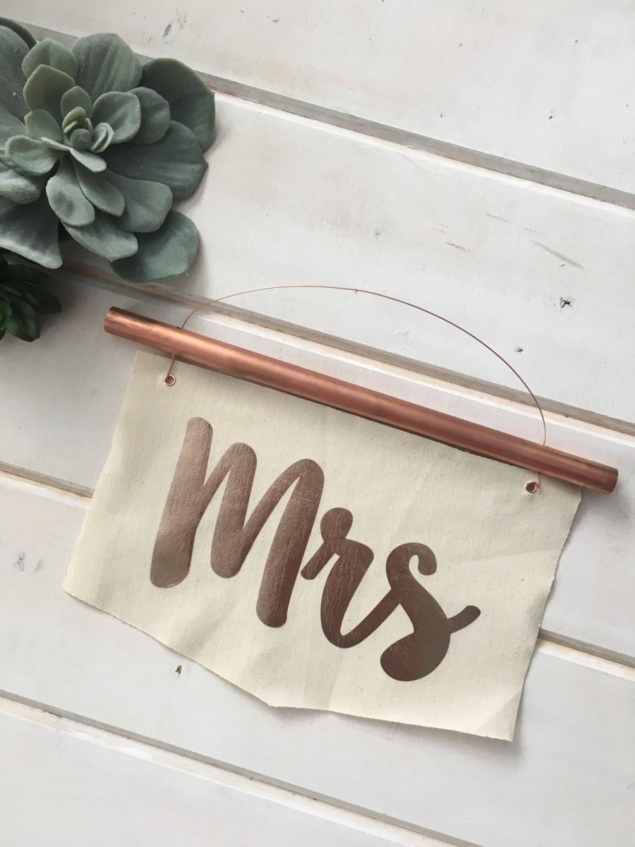 Hochzeit - Copper Mr and Mrs Signs Chair back signs Copper wedding decor Copper wedding sign Black and White Gold White Rose Gold Navy Blue and White