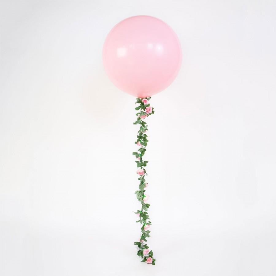 زفاف - Giant Pink Balloon w Silk Roses Tassel Garland / Wedding Bridal Balloon / Wedding Engagement Photo Prop / Rustic Wedding / Vintage Wedding