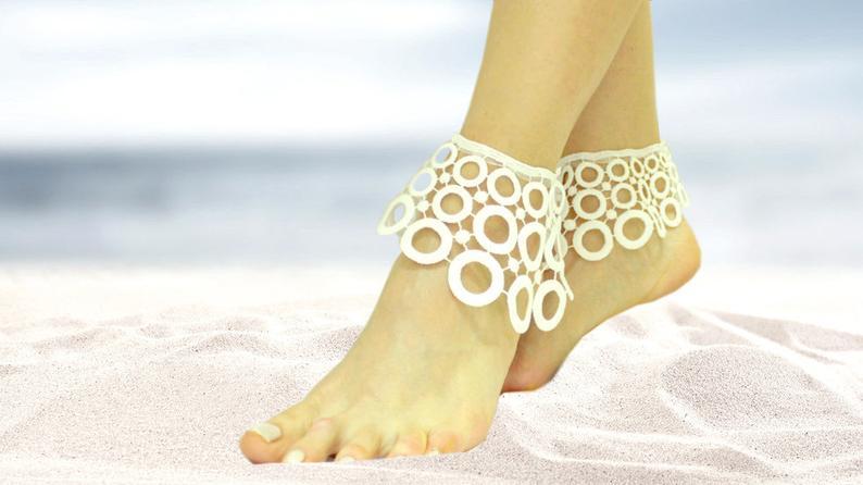 Mariage - White lace beach wedding barefoot sandals, circle bangle, oriental wedding anklet, summer wedding nude shoes, boho sandal, cuff