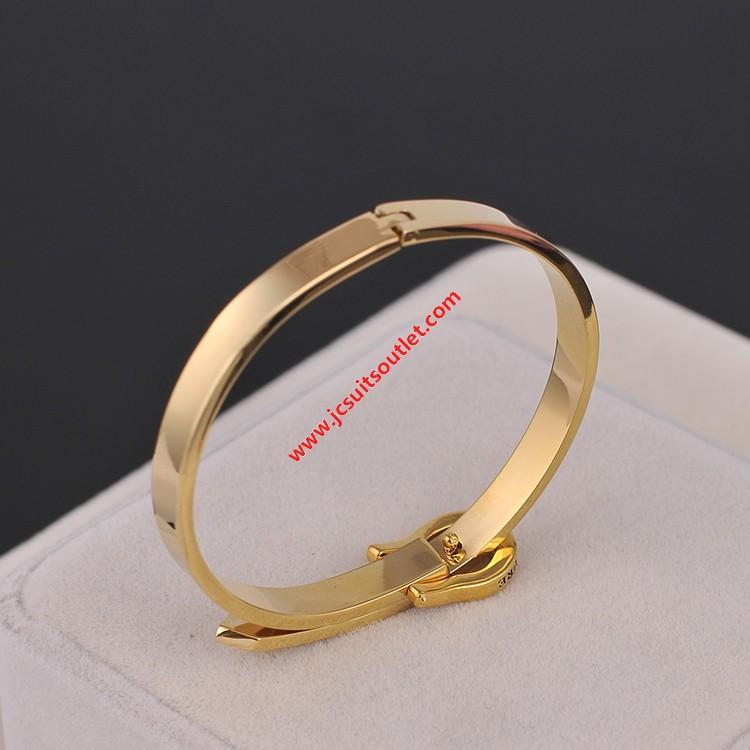 زفاف - Juicy Couture Gold-Tone Glossy Diamond Logo Charm Bracelet