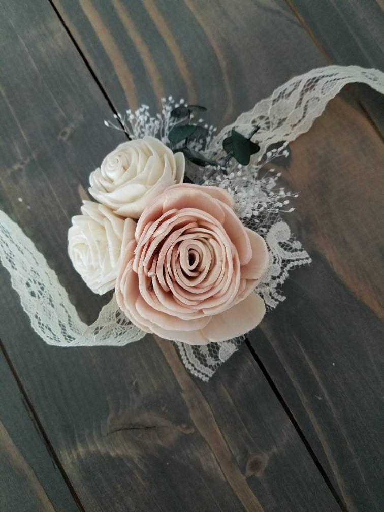 Hochzeit - Rose corsage,  wrist corsage,  sola flower,  wedding flower,  prom corsage,  mother of the bride,  wooden flower corsage, blush corsage