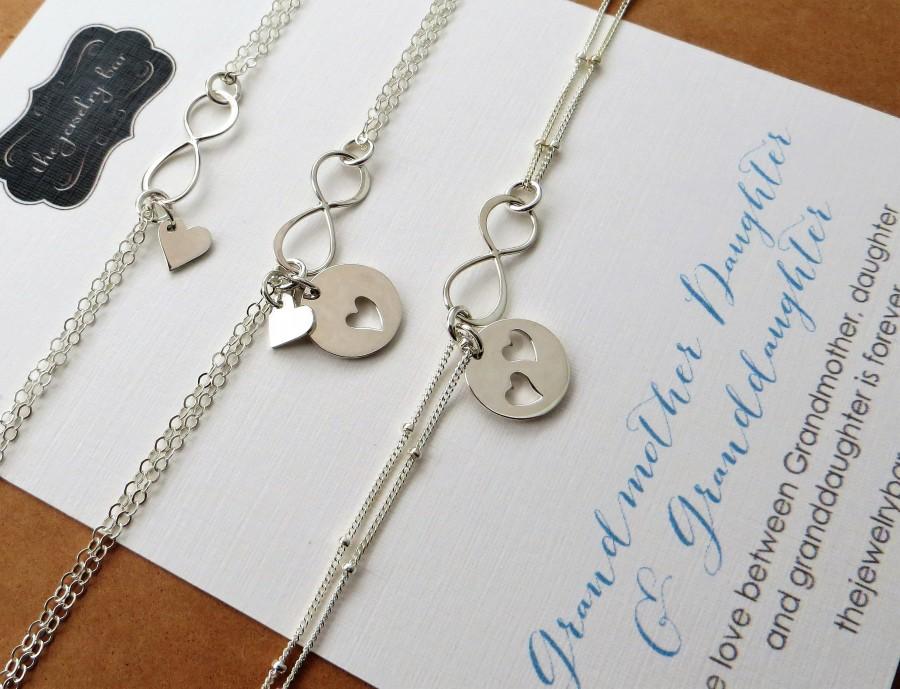Mariage - Mother grandmother gift, set of 3 Generations jewelry, infinity heart bracelets, Grandma, mother daughter gift, Birthday gift for grandma