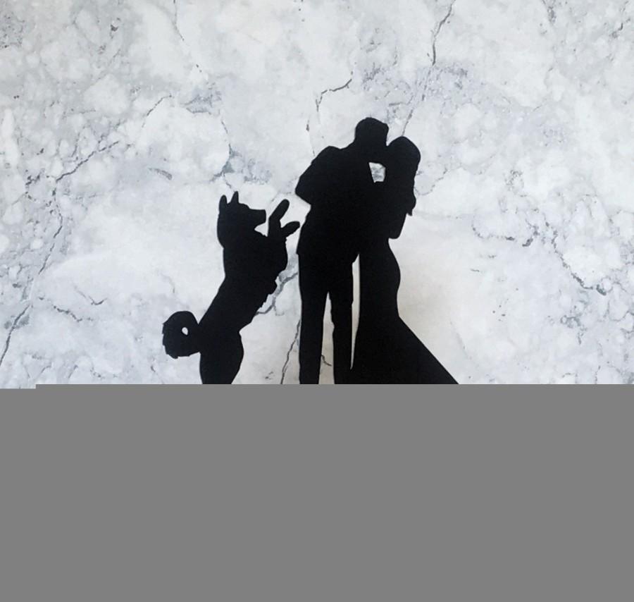 Mariage - Silhouette Wedding Cake Topper with Kissing Bride and Groom and Jumping Husky Dog