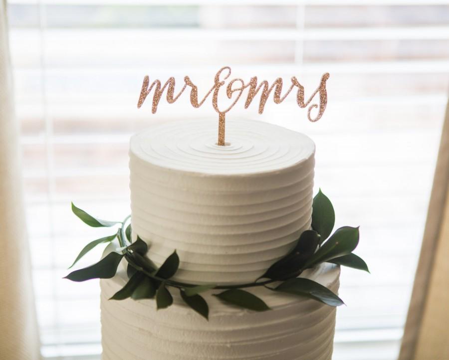 Свадьба - Wedding Cake Topper Mr & Mrs Gold Glitter Calligraphy Cake Decor for Wedding, Party, Bridal Shower Event, Gold or Custom (Item - CTM900)
