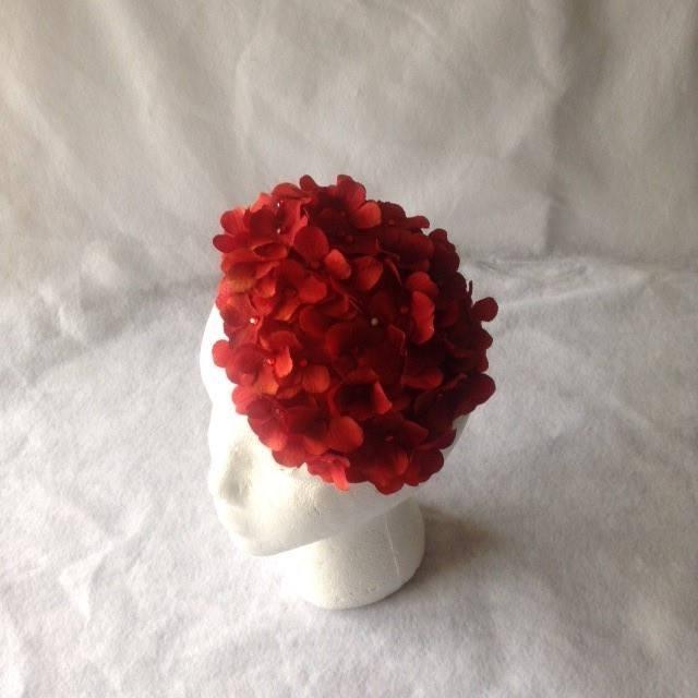 Hochzeit - Red Flower Fascinator hat for Wedding, High British Tea Party, Cocktails, Church, Derby Races, Formal and Special Occasion Hats