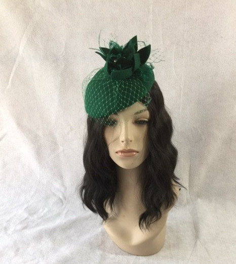 Wedding - Emerald Green Fascinator, Hunter Green fascinator hat, Green Fascinator with birdcage veil, Green winter fascinator, Gift for her,