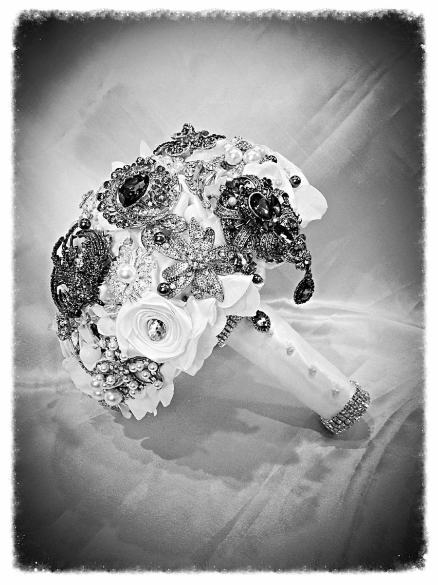 Hochzeit - Black Diamond White Brooch Bouquet.   FULL PRICE listing on Black White Charcoal Grey Pearl Bling Broach Bouquet