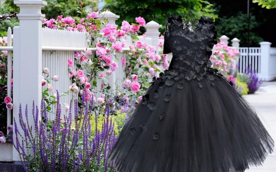 Mariage - Black Flower Girl Dress / Flower Girl Dresses / Bridesmaid Dress / Princess Dress / Simple Wedding Dress / Flower Girl / Wedding Dress /Gift
