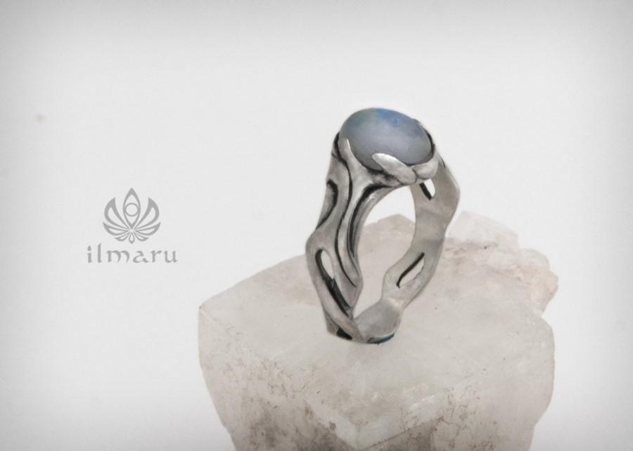 Hochzeit - Elven ring in sterling silver with moonstone, original wedding engagement ring - size 5 (or made to order)