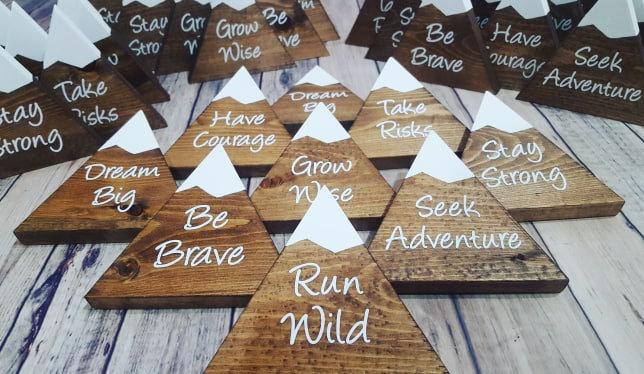 Mariage - Wood Mountains. Woodland. Rustic. Country. Free standing upright. Nursery. Stay Strong. Be Brave. Adventure. Numbers. Table. Calgary. Count