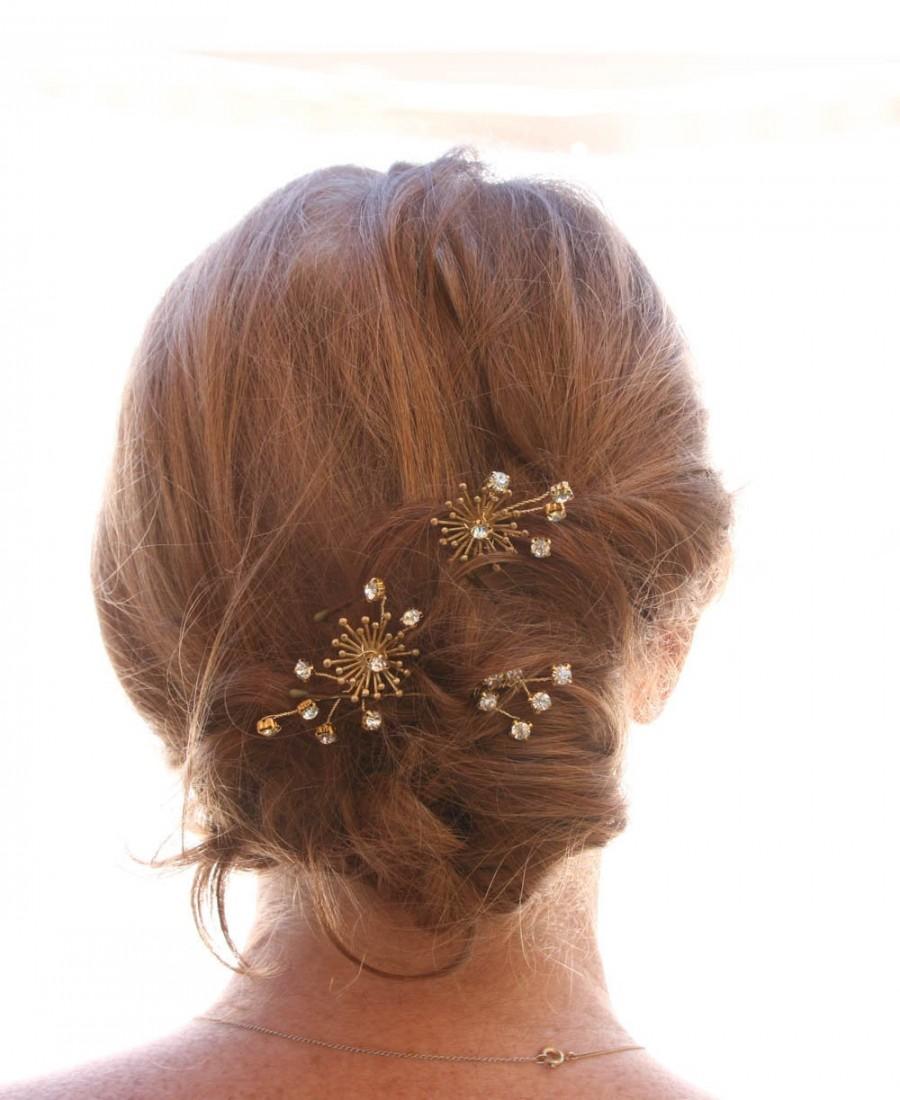 Hochzeit - Gold Flower and Rhinestone Wedding Hair Pins Bridal Hair Pin Set, Brass Flower Bobbie Pins Hair Jewelry Beaded Headpiece