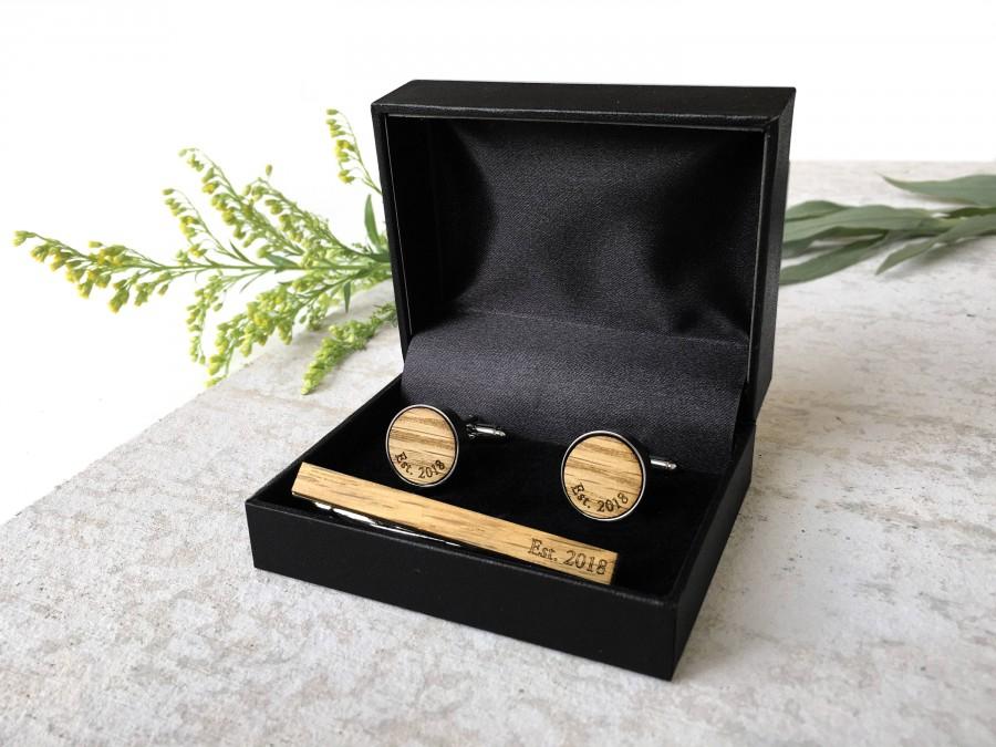 Hochzeit - Whiskey Barrel Cufflinks & Tie Bar / Groom Gift / Personalized Wedding Cufflinks / Reclaimed Whiskey Barrel Wood / Wedding Gift for Husband