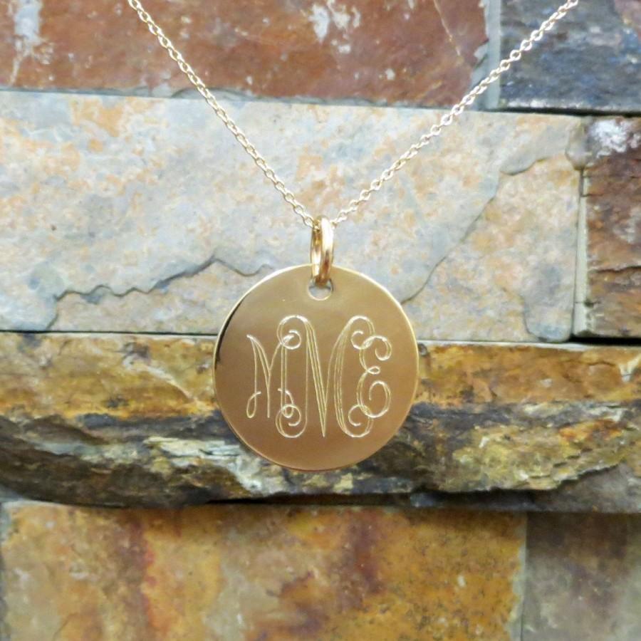 Свадьба - Gold Monogrammed Necklace 7/8", 14K Gold Filled Disc - Personalized, Engraved- Bridesmaids Gift- Birthday- Christmas, Maid Of Honor, Pendant