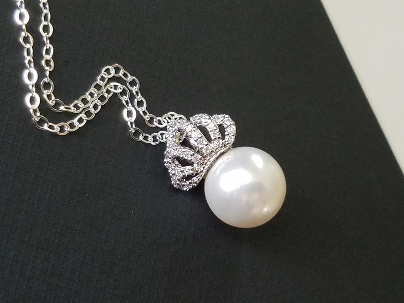 زفاف - White Pearl Crown Bridal Necklace, Swarovski 10mm Pearl Silver Necklace, Pearl Tiara Necklace, Pearl CZ Crown Pendant, Pearl Bridal Jewelry