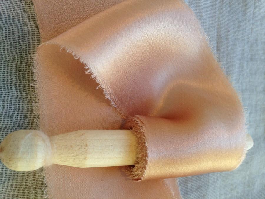 زفاف - Charlton Musgrove peach plant dyed silk ribbon.