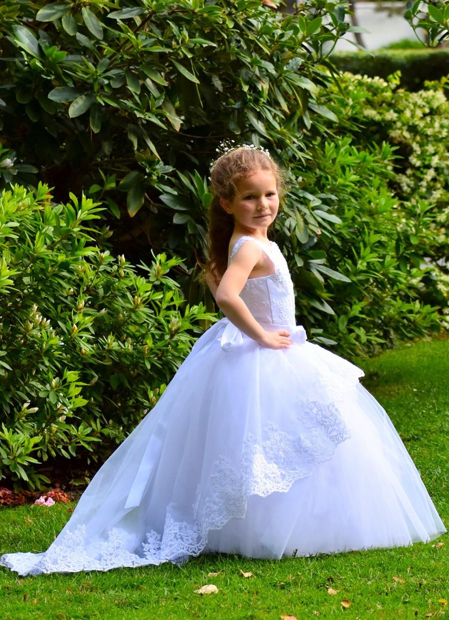 Mariage - White flower girl dress Lace girls party dress Baby Toddler Birthday Princess Girls wedding dress First Communion Baptism Special occasion