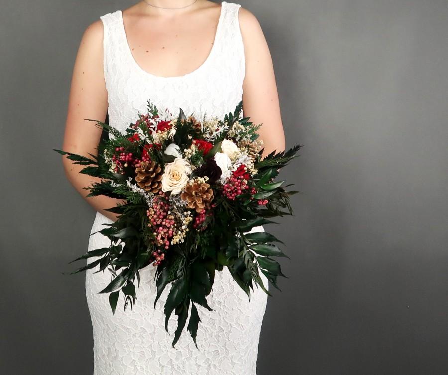 زفاف - Cascading winter wedding bridal bouquet with pine cones, berries and real roses in red, burgundy, white, champagne, woodland greenery