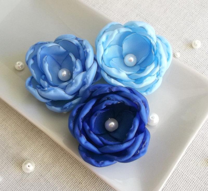 Hochzeit - Royal blue hair flowers, pale blue hair clip, cornflower hair clip, bridesmaids hair flowers, sew on flowers, brooch, hair pins