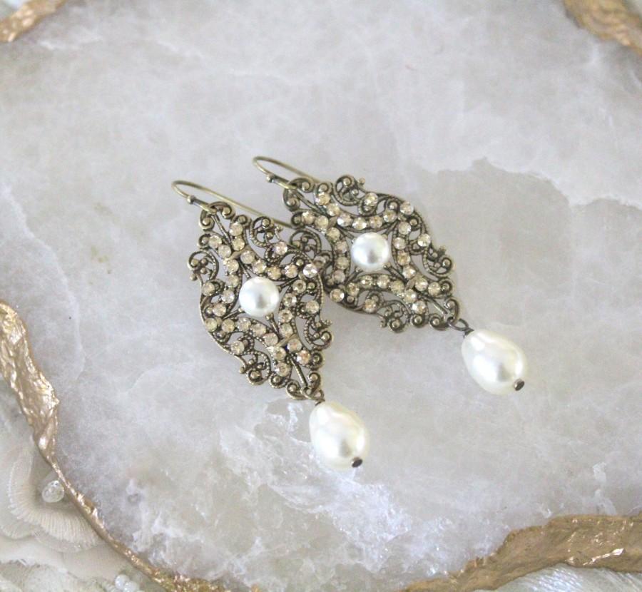 Wedding - Vintage Wedding earrings Crystal Bridal earrings Bridal jewelry Antique gold earrings Chandelier earrings Swarovski Pearl drop earrings