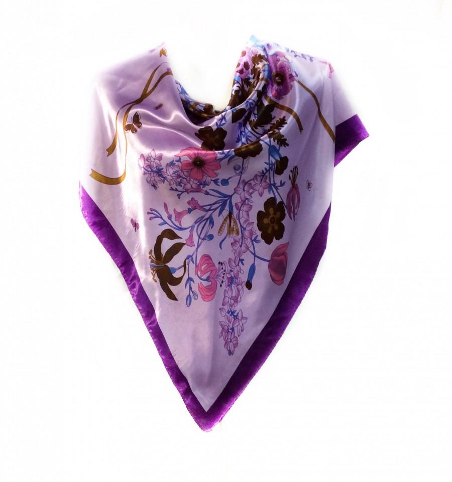 زفاف - Floral Lavender Scarf, Pretty Gift for Women Floral Satin scarf, Birthday gift for coworker, Triangle Satin head scarves, BlingScarves